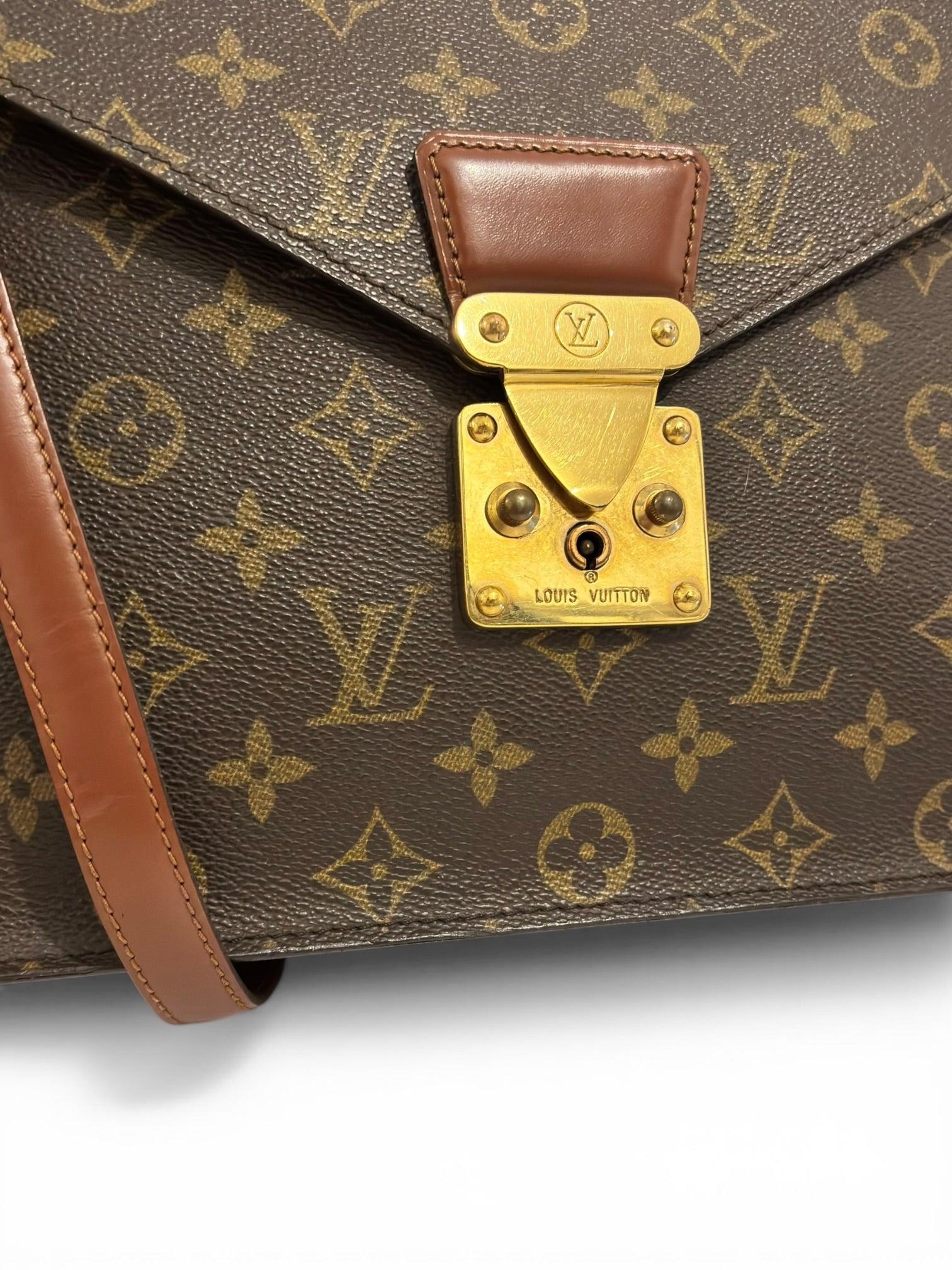 Louis Vuitton Brown Monogram Porte Documents
Bandouliere Briefcase Handbag