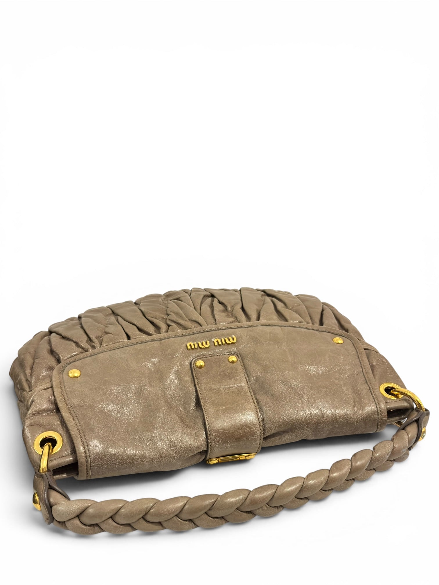 Miu Miu Vitello Lux Matelassé Coffer Hobo Taupe
Leather Gold Hardware Shoulder Bag