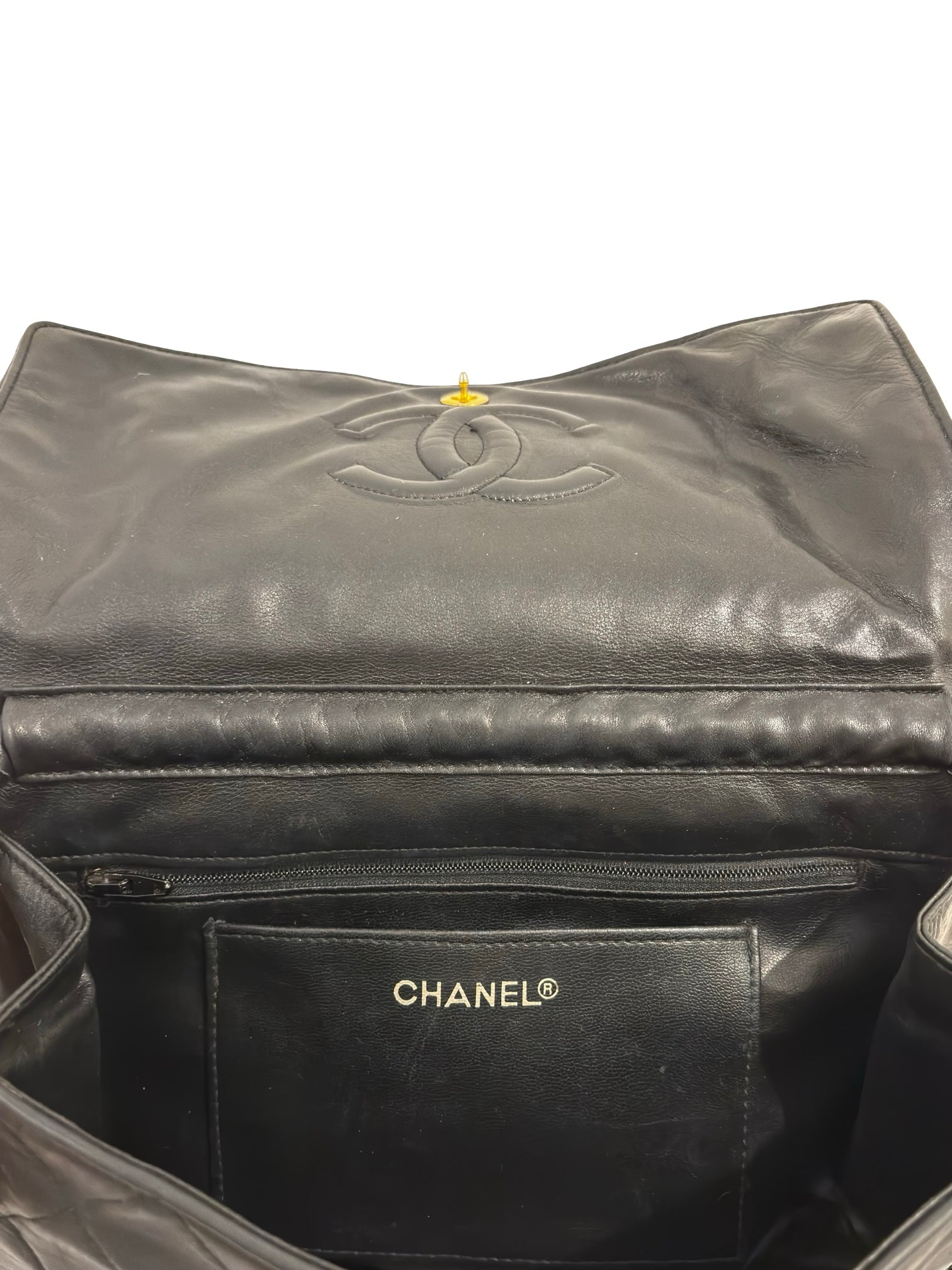 Chanel Black Quilted Vintage Matelasse Lambskin Leather Gold Chain Shoulder Bag