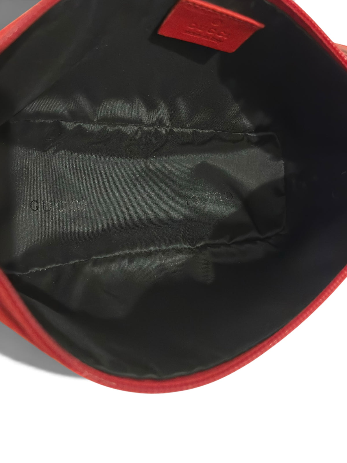 Gucci Boat Bag Vintage Red Monogram GG Pochette
039 1103