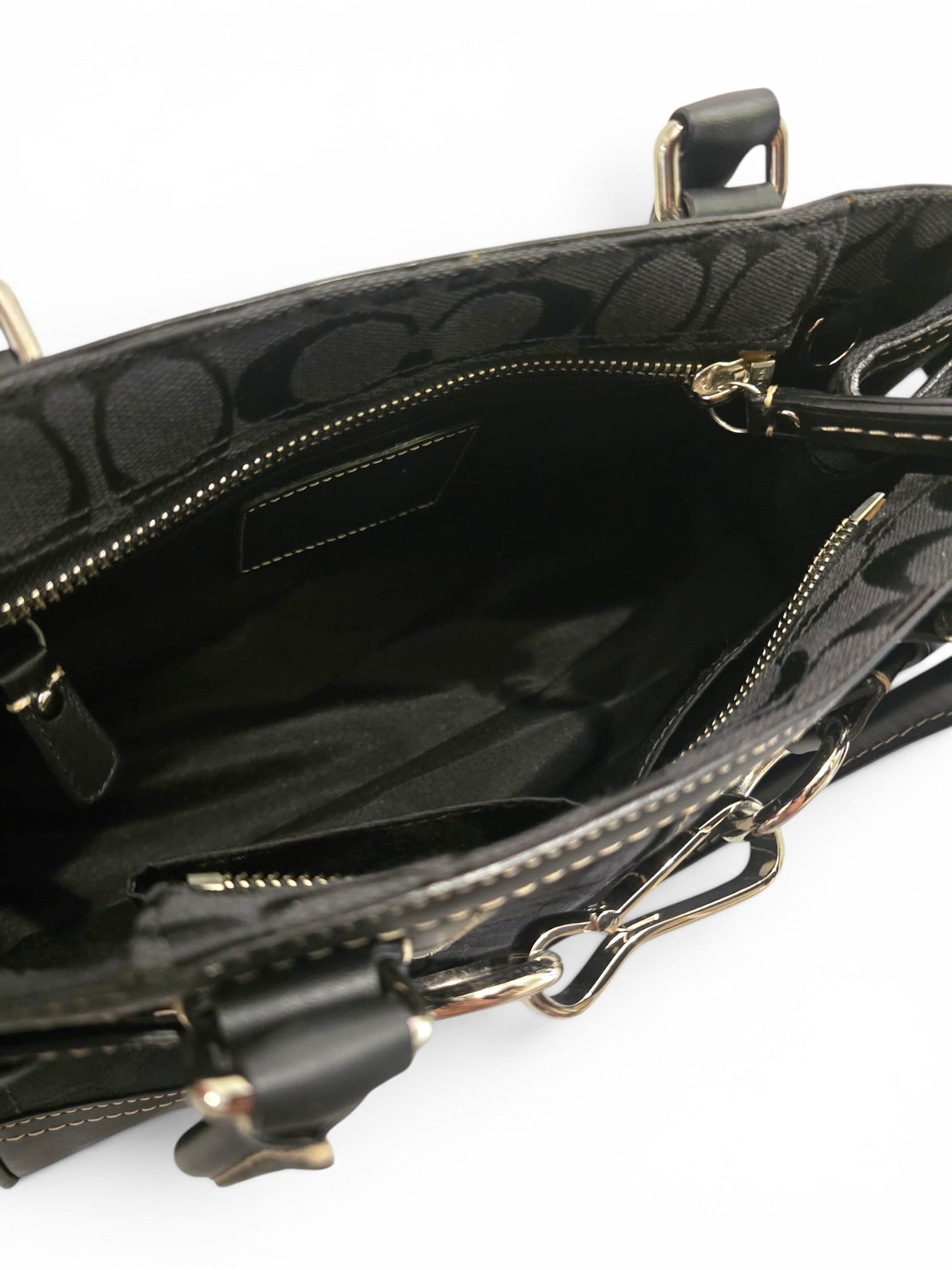 Vintage Coach Black Hampton Canvas Clip Tassel
Belted Tote Shoulder Bag F10245
