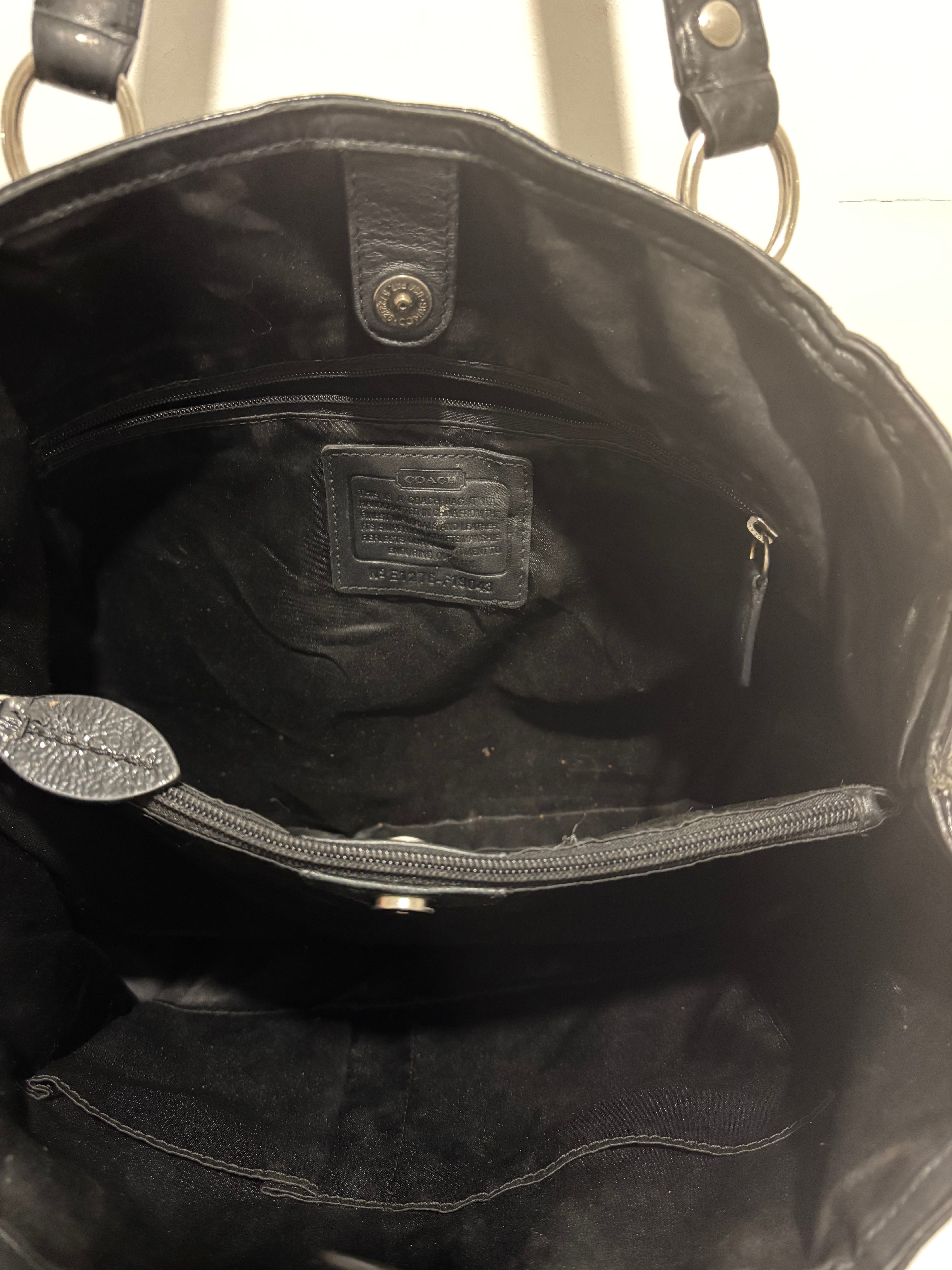 Coach Black & Grey Signature Penelope Canvas Leather Patent Shoulder Bag