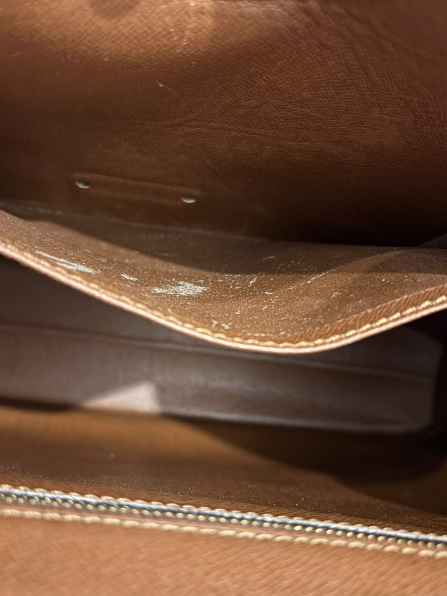 Louis Vuitton Brown Monogram Porte Documents
Bandouliere Briefcase Handbag