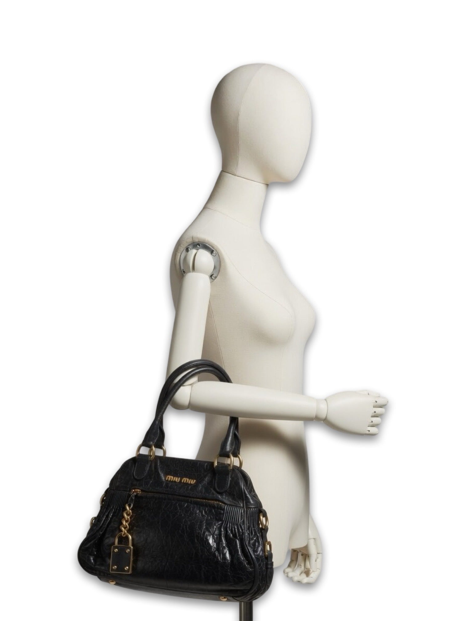 Miu Miu Black Leather Mirtillo Gold Tone Hardware
Charm Shoulder Bag