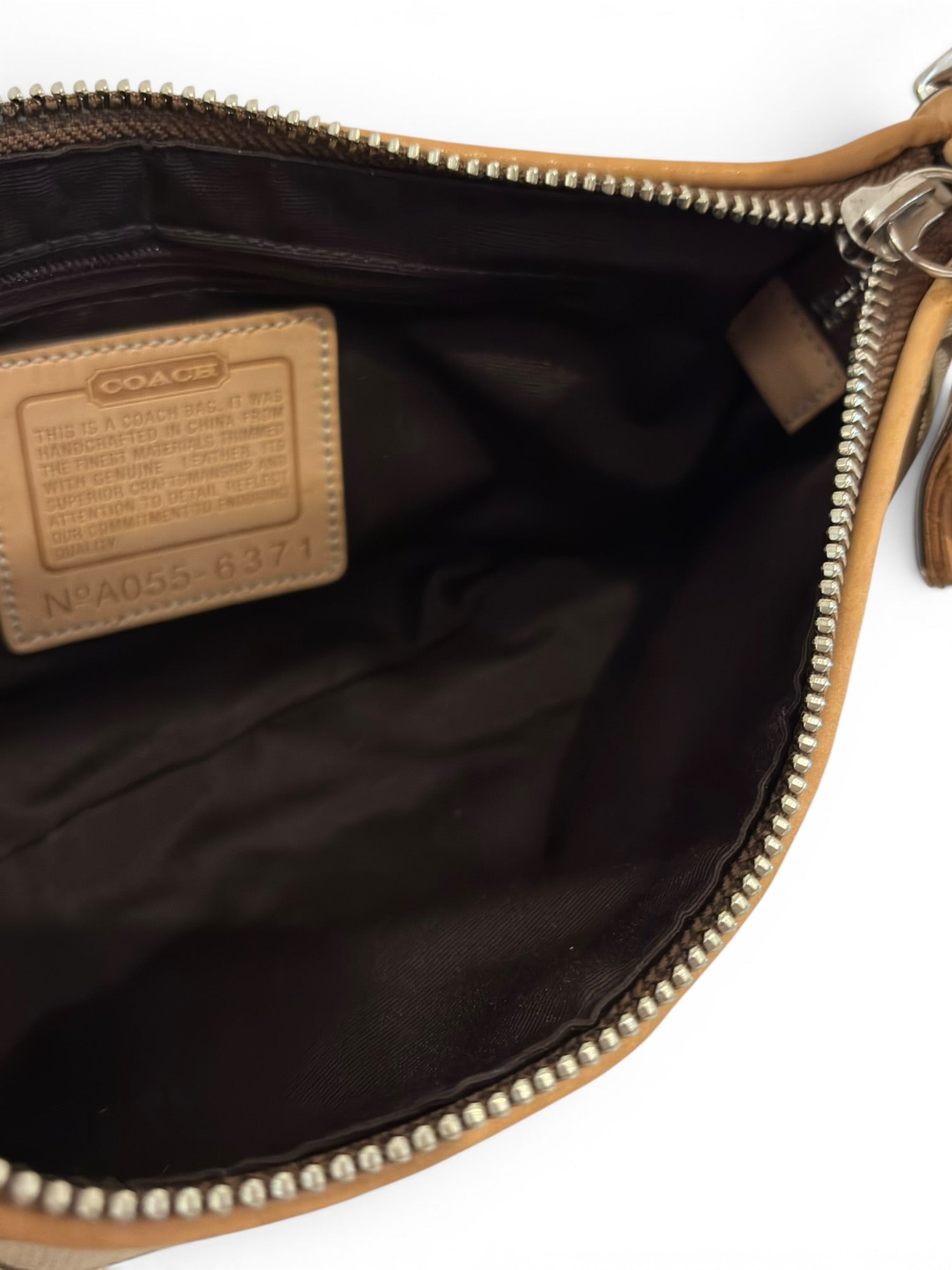 Coach Brown Canvas & Leather Tan Baguette
Vintage Shoulder Bag A055-6371