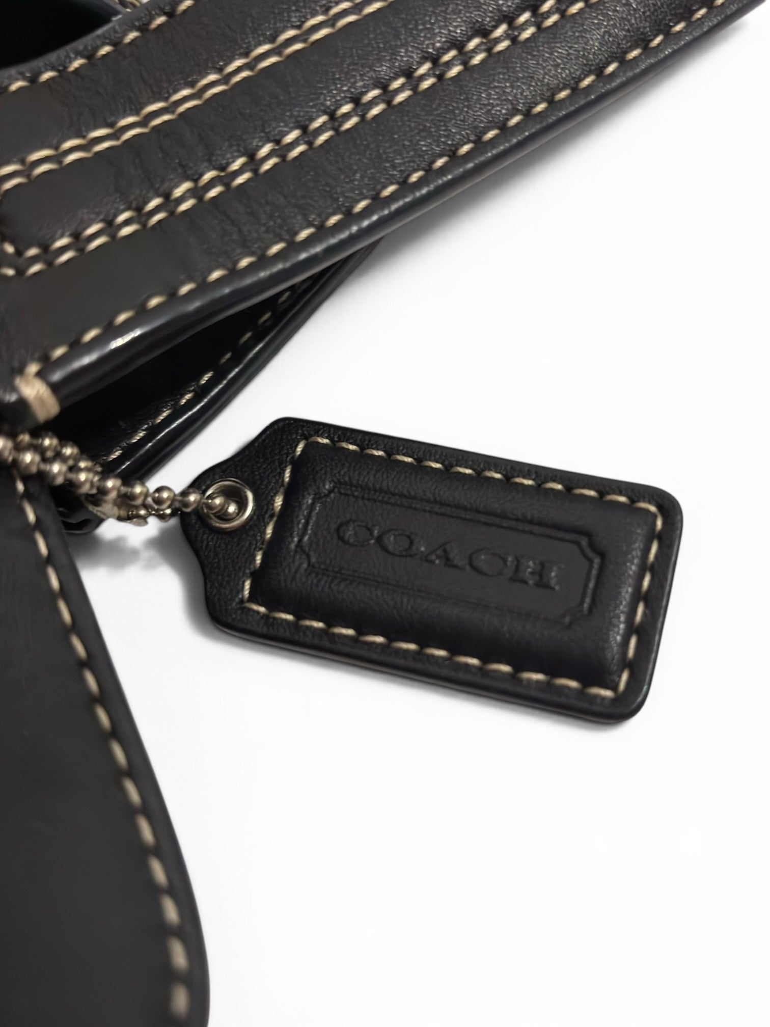 Vintage Coach Hamptons Bag Signature Canvas
Black Turnlock Shoulder Bag F13975