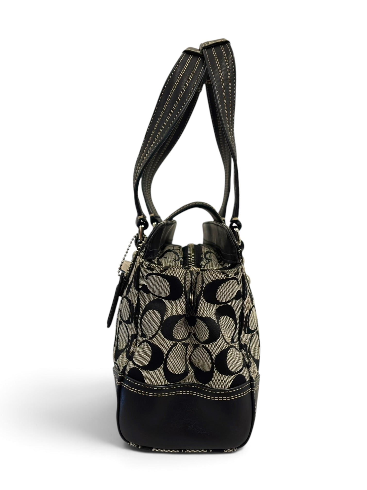 Vintage Coach Hamptons Bag Signature Canvas
Black Turnlock Shoulder Bag F13975