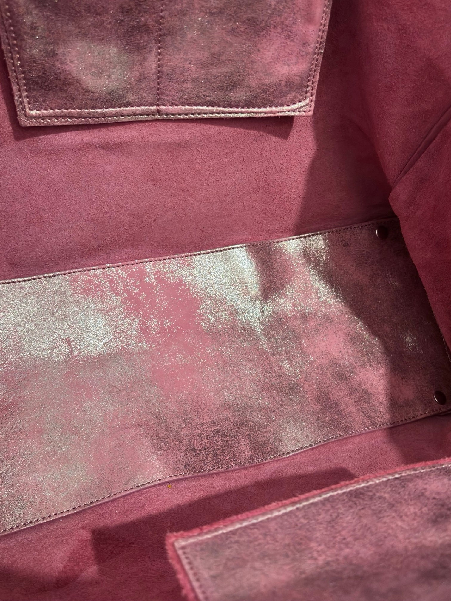 Balenciaga Metallic Leather Pink & Silver Papier A5
City Tote Shoulder Bag