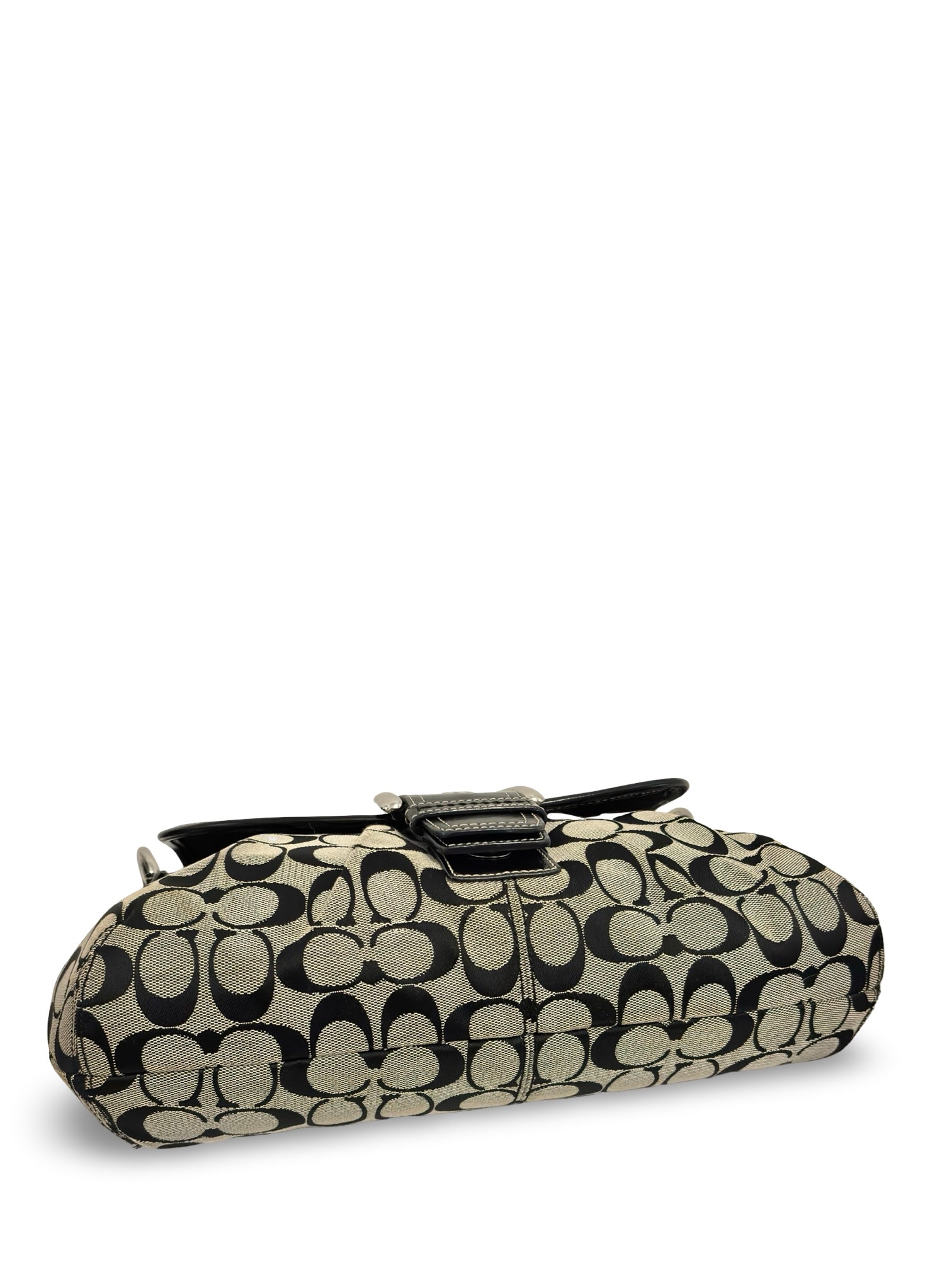 Coach Soho Buckle Black & Grey Canvas & Patent
Leather Hobo Vintage Shoulder Bag