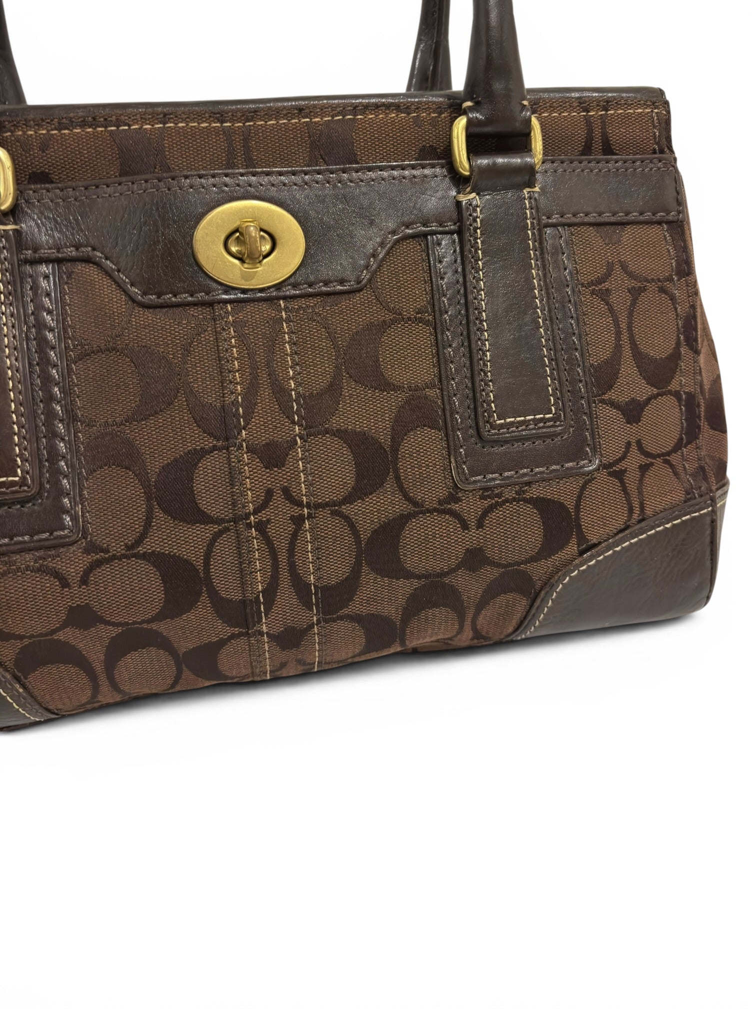 Coach Chocolate Dark Brown Hamptons Signature
Turnlock Vintage Tote 11062 Shoulder Bag