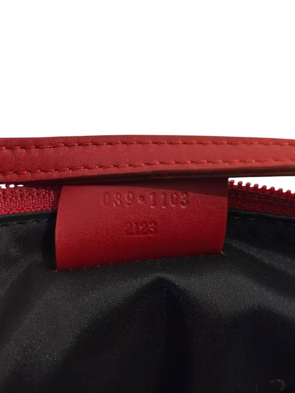 Gucci Boat Bag Vintage Red Monogram GG Pochette
039 1103
